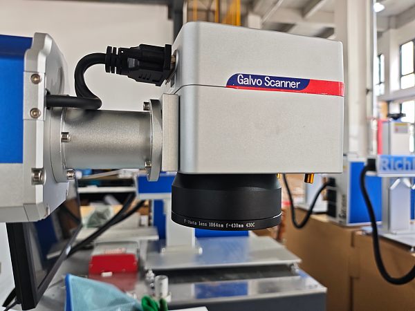 Fiber Laser Marking Machine (9)