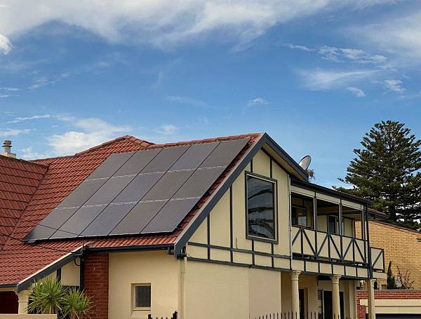 9.9KW household distributed rooftop solar power generation project in Adelaide, Australia