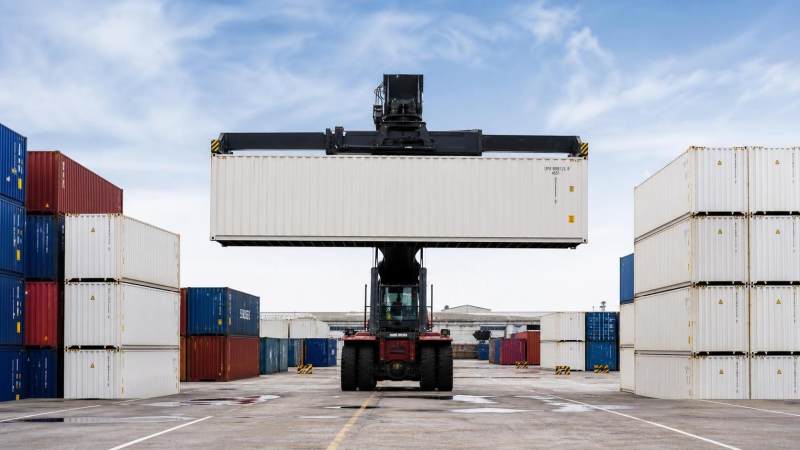 Safe Empty Container Handling: Key Risks, Operator Practices, and Equipment Checks
