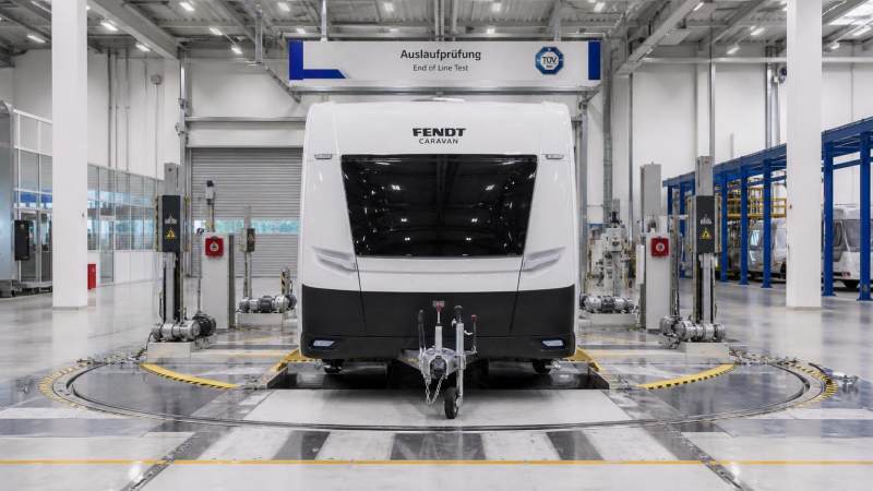 New U.S. Rule Sets Rollover Test for RV Towing Systems