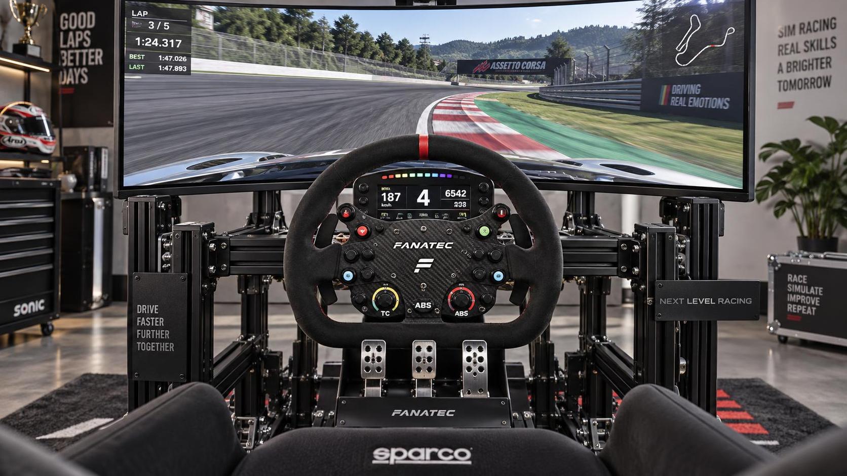 How Dynamic Force Feedback Steering Improves Realism in Racing Simulators