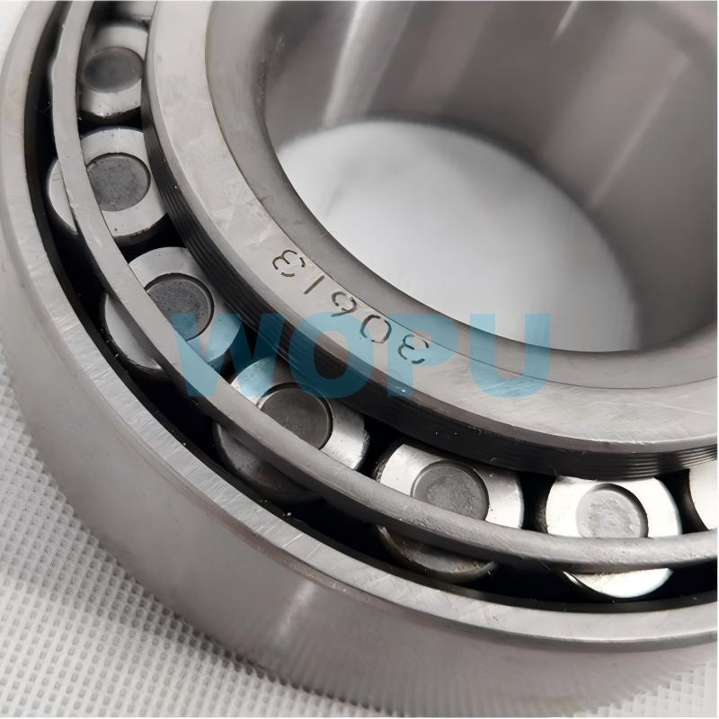 30613 / 30613B / 7713 Roulement de moyeu de roue avant pour pièces détachées de camions SINOTRUK HOWO et FAW Jiefang