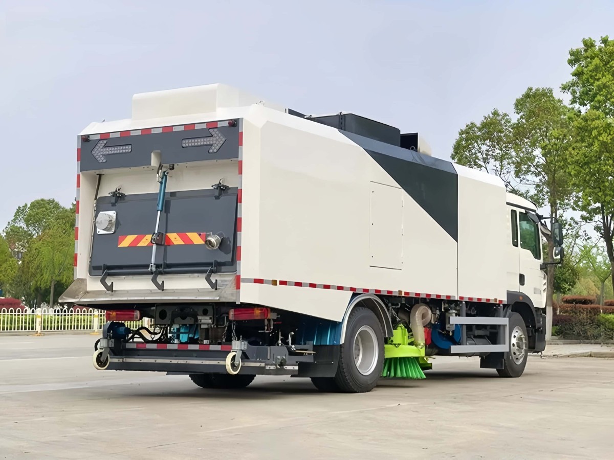 HOWO 4X2 Road Sweeper Truck-4 imgi_30_202604101558329b789_副本