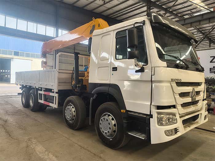 HOWO 375 Truck with XCMG Straight Boom Crane