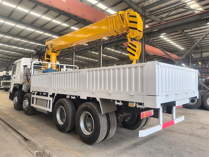 Howo 375 truck crane-2 Howo truck crane (4)