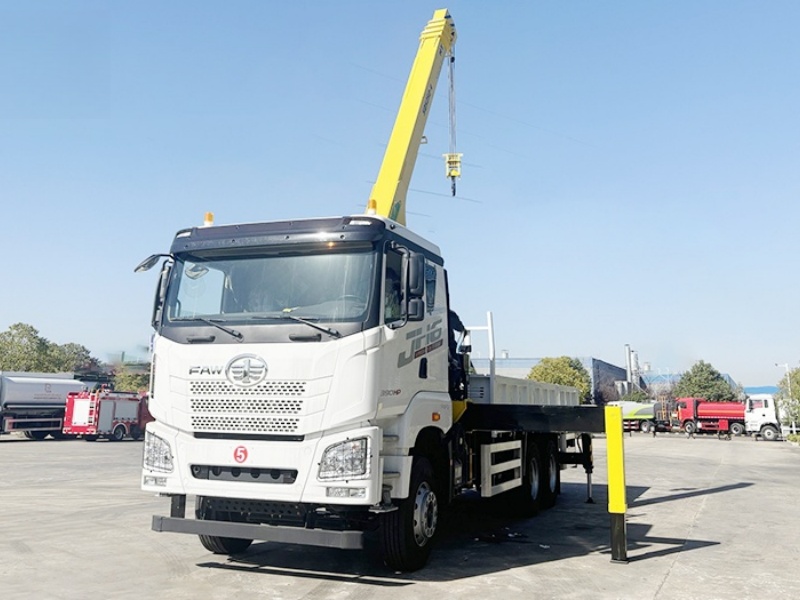 FAW JH6 6x4 390HP Truck Mounted Crane