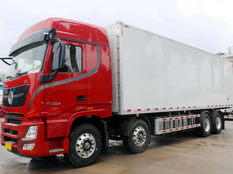 DONGFENG 8x4 18-Ton Refrigerated Truck