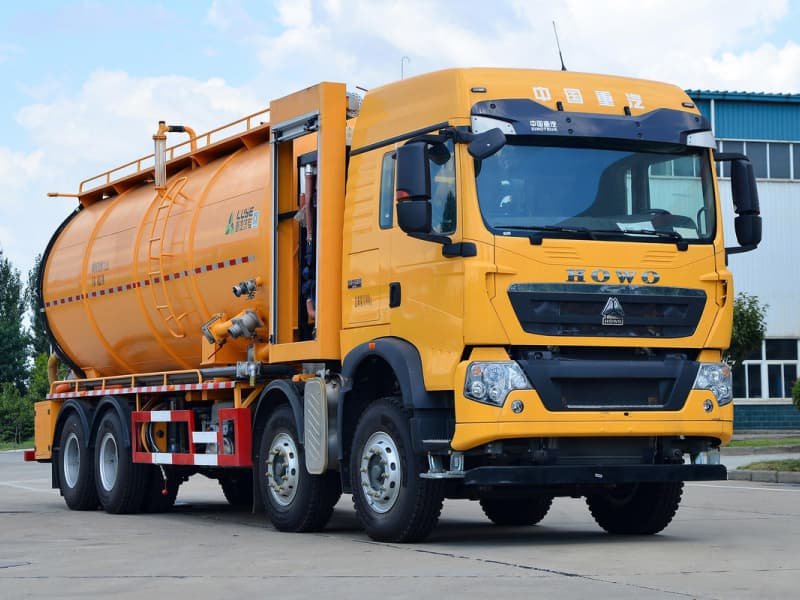 HOWO TX7 8x4 Vacuum Sewage Suction Truck