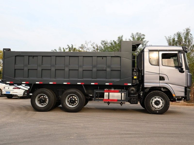 Used SHACMAN X3000 6x4 Dump Truck