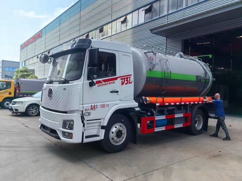 Used DONGFENG 4x2 Vacuum Sewage Suction Truck Used DONGFENG 4x2 Vacuum Sewage Suction Truck