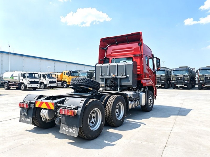 HOWO NX 400 Tractor Unit (Right-Hand Drive)