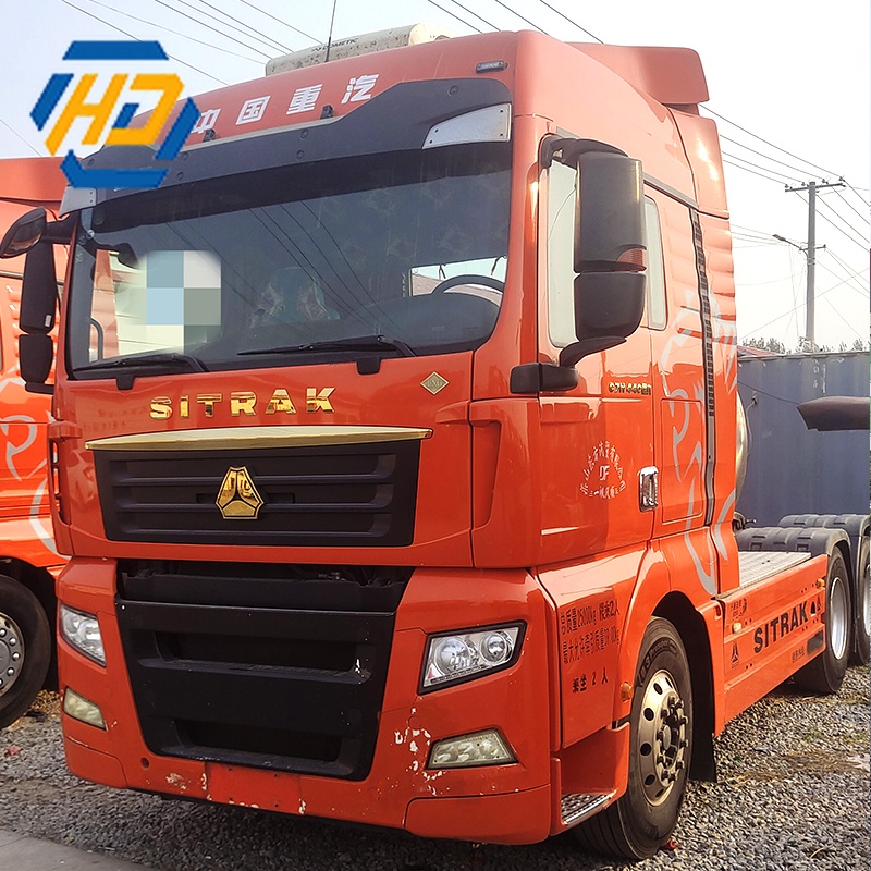 Sinotruk C7H Heavy Truck 440HP 6x4 CNG Tractor