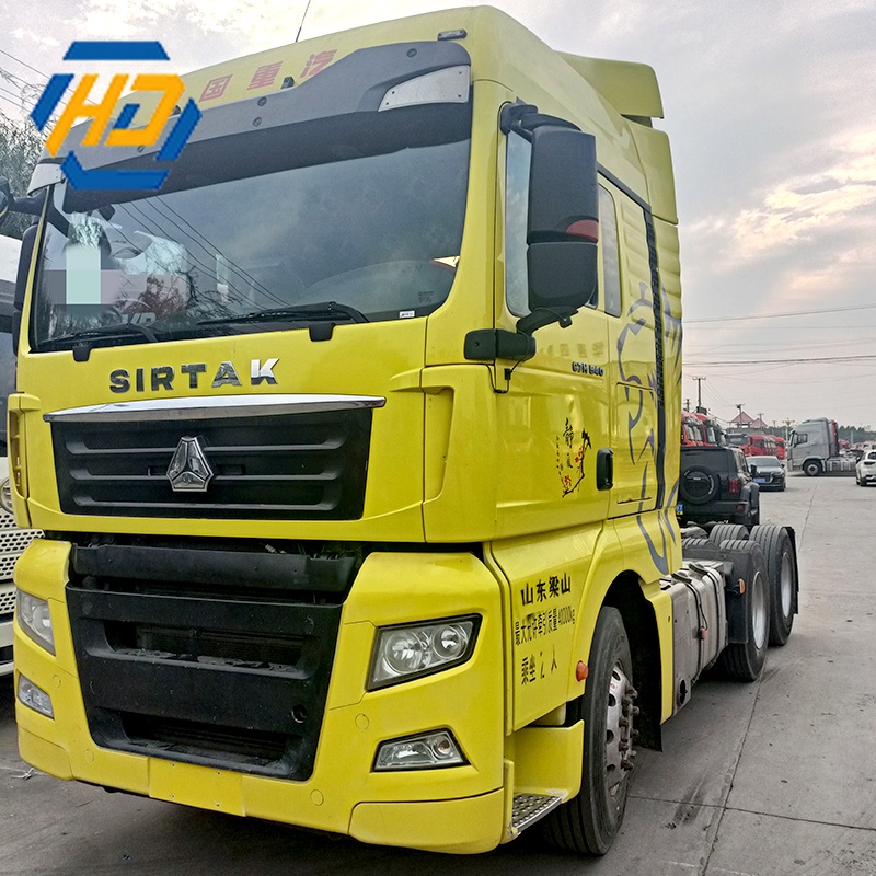 Sinotruk C7H Heavy Truck 540HP 6x4 Automatic Tractor
