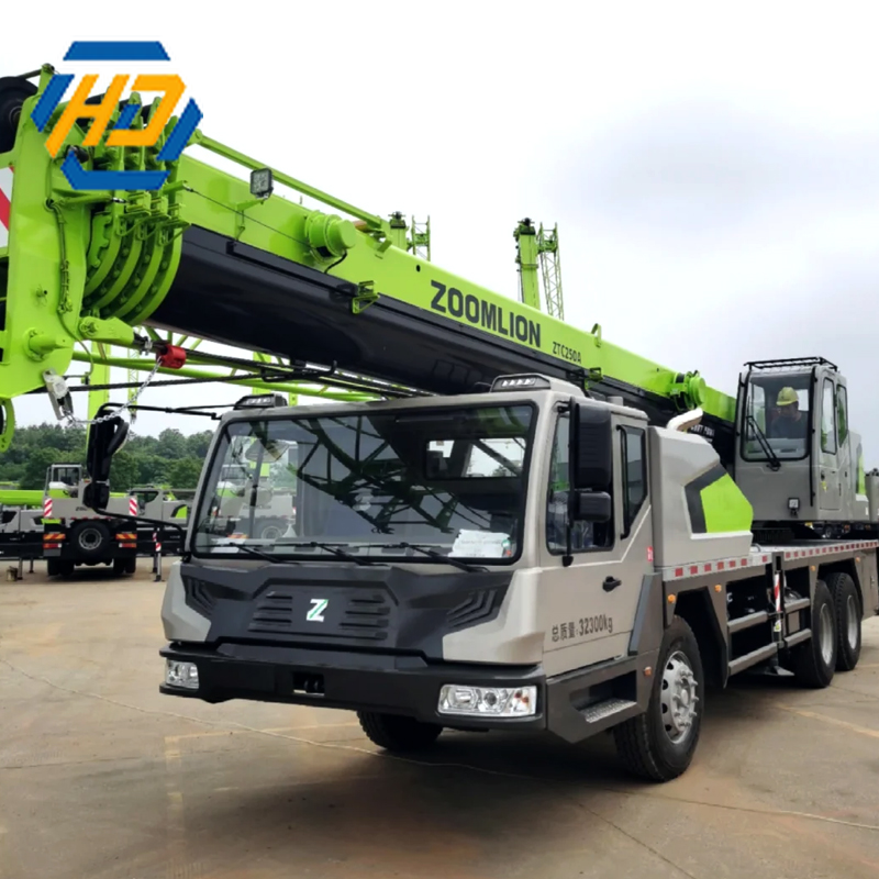 Zoomlion 25 Ton ZTC250A Heavy Truck Crane