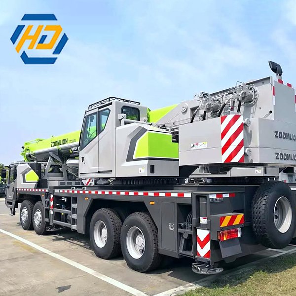 Zoomlion 50 Ton ZTC550V Heavy Truck Crane