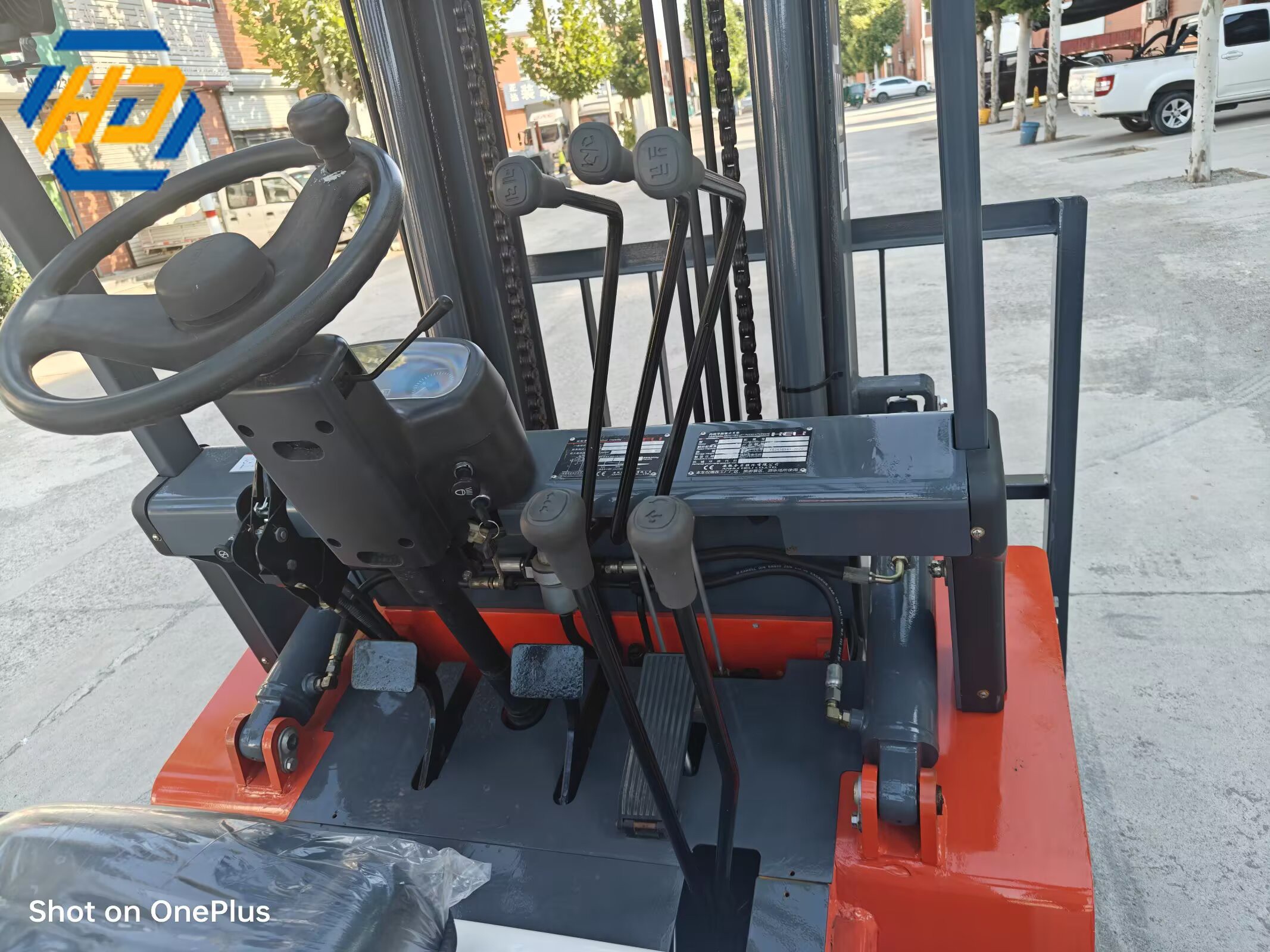 Electric forklift