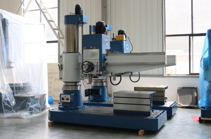 Radial drilling machine Radial drilling machine