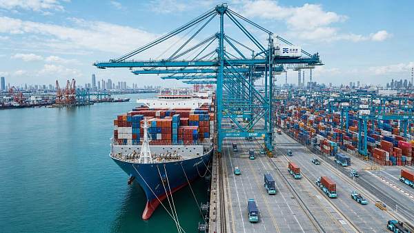 Tianjin Port Deploys AI Dispatch System, Direct Berthing Hits 99.2%