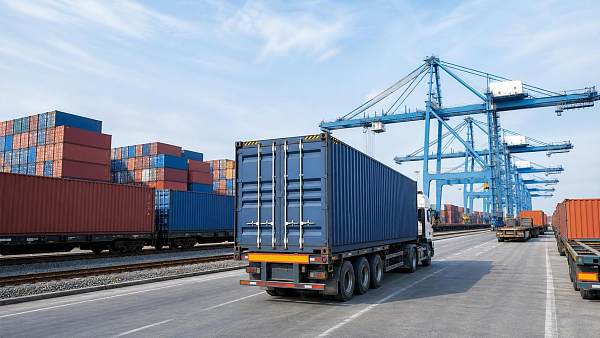 What Drives Intermodal Logistics Cost? A Practical Breakdown of Rail, Port, and Drayage Fees