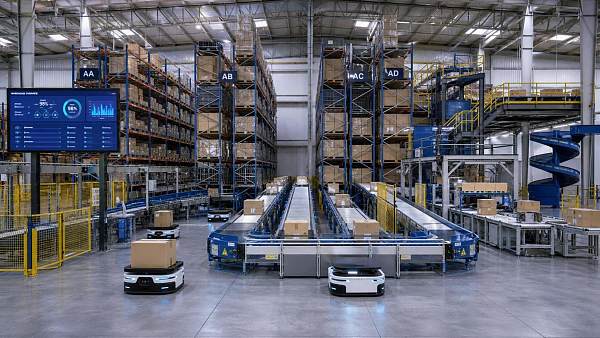 How Dark Warehouses in the UK Work and Where AMR Automation Delivers the Best ROI
