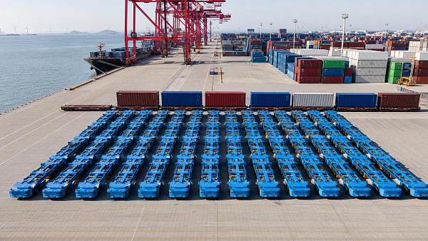 Shanghai Port Launches Hydrogen-Electric Intermodal Chassis