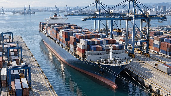 Freight Rate Index Trends: What Spot and Contract Gaps Mean for Shippers