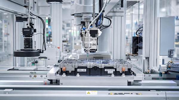 AI Guided Dispensing Equipment: Accuracy, Throughput, and ROI Compared