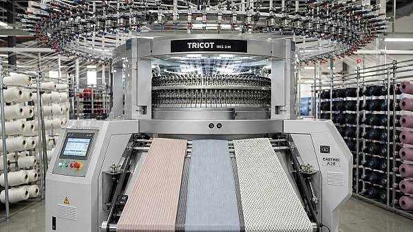 How to Choose a Tricot Warp Knitting Machine for Lingerie, Sportswear, and Mesh Fabrics