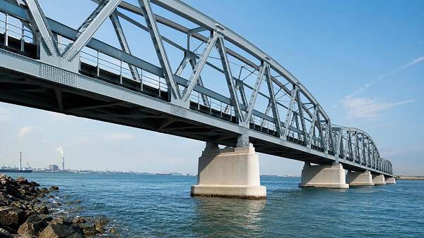 How to Specify a PVDF Bridge Coating System for UV, Corrosion, and Color Retention