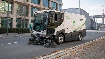 How to Evaluate Electric Street Sweepers for Cities: Battery Range, Hopper Size, and Route Fit
