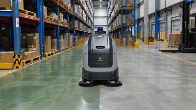 How to Choose Floor Cleaning Robots for Warehouses Based on Aisle Width, Shift Length, and Floor Type
