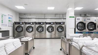 How to Choose Energy Efficient Hotel Laundry Systems for High-Occupancy Properties