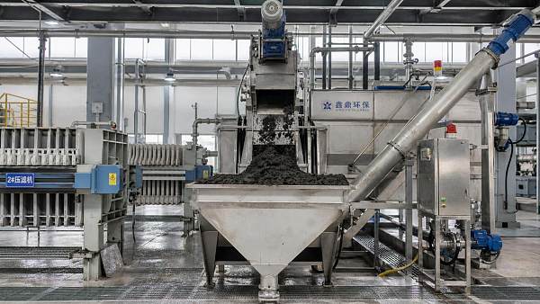 How to Choose Sludge Cake Dewatering Equipment for Lower Disposal Costs