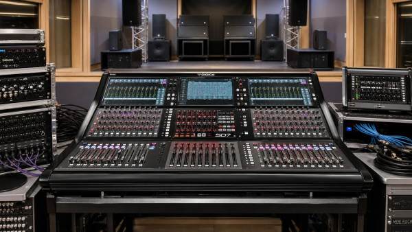 Digital Mixing Console Price Guide: What Changes the Total Cost?
