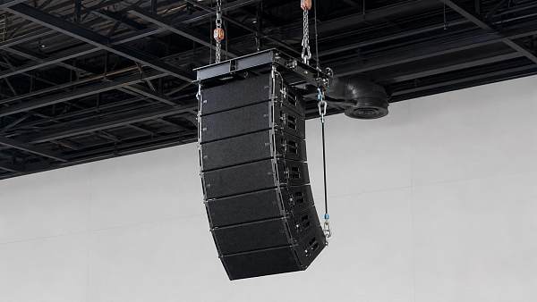 How are safe working loads verified in Line Array Rigging?