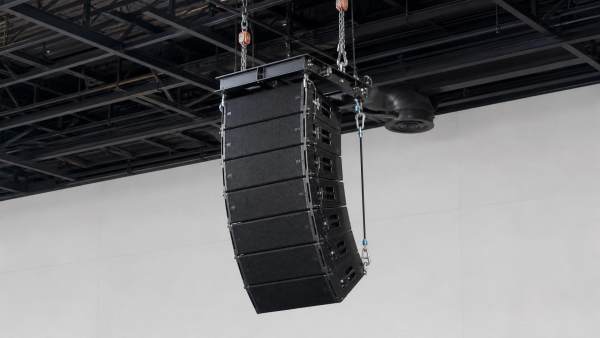 How are safe working loads verified in Line Array Rigging?