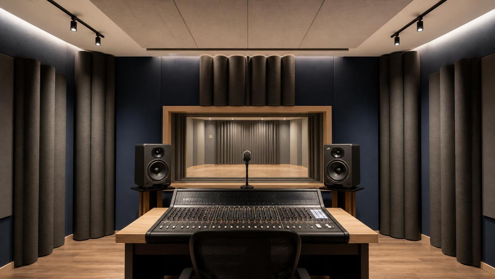 How bass traps improve recording studio reverberation control