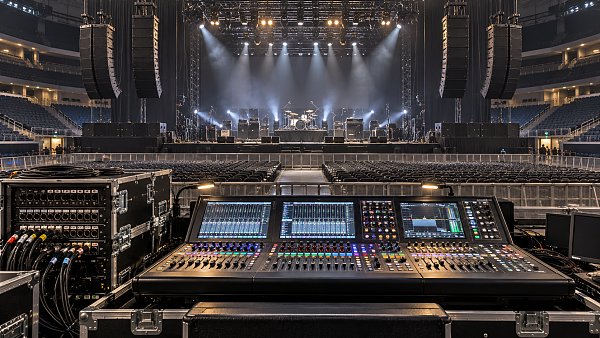 How to compare live sound technology provider quotes for a tour