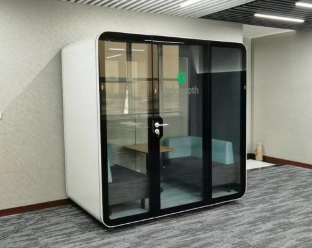 دراسات حالة العملاء في العالم الحقيقي13 Real-World Client Case Studies telebooth office pod