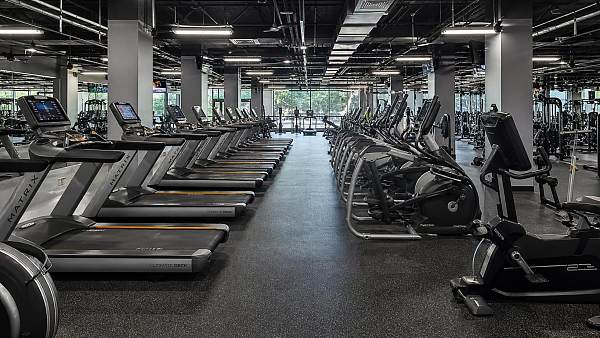 Cardio Machines for Health Clubs: How to Choose by Member Traffic, Space, and Maintenance Needs