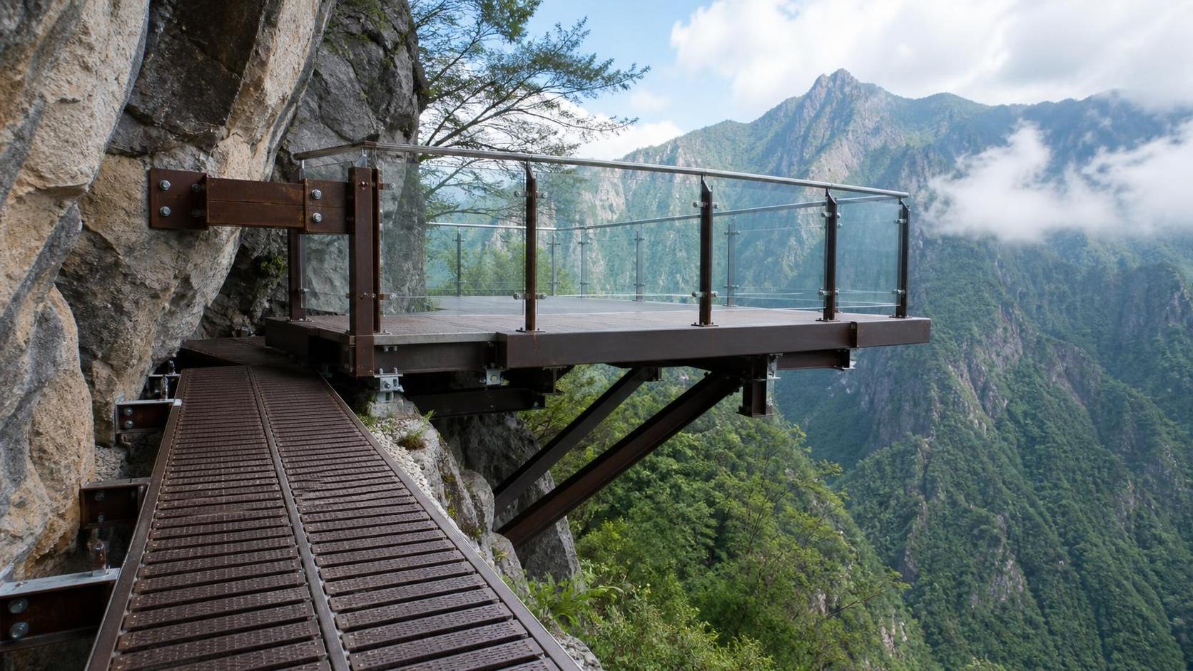 How to Vet a Scenic Infrastructure Supplier for Durable, Site-Ready Projects