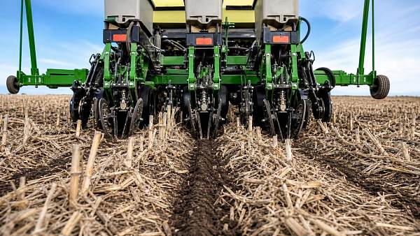 No-Till Agricultural Planters: What Features Improve Seed Placement in Heavy Residue?