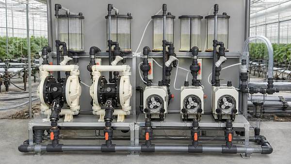 Fertilizer Injection Pumps: How to Match Pump Type to Flow Rate and Chemical Compatibility