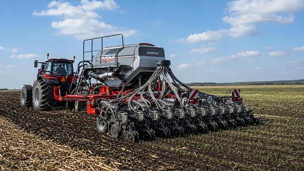 Agricultural Planters Pneumatic vs Mechanical: Which Fits Your Crop and Field Conditions?