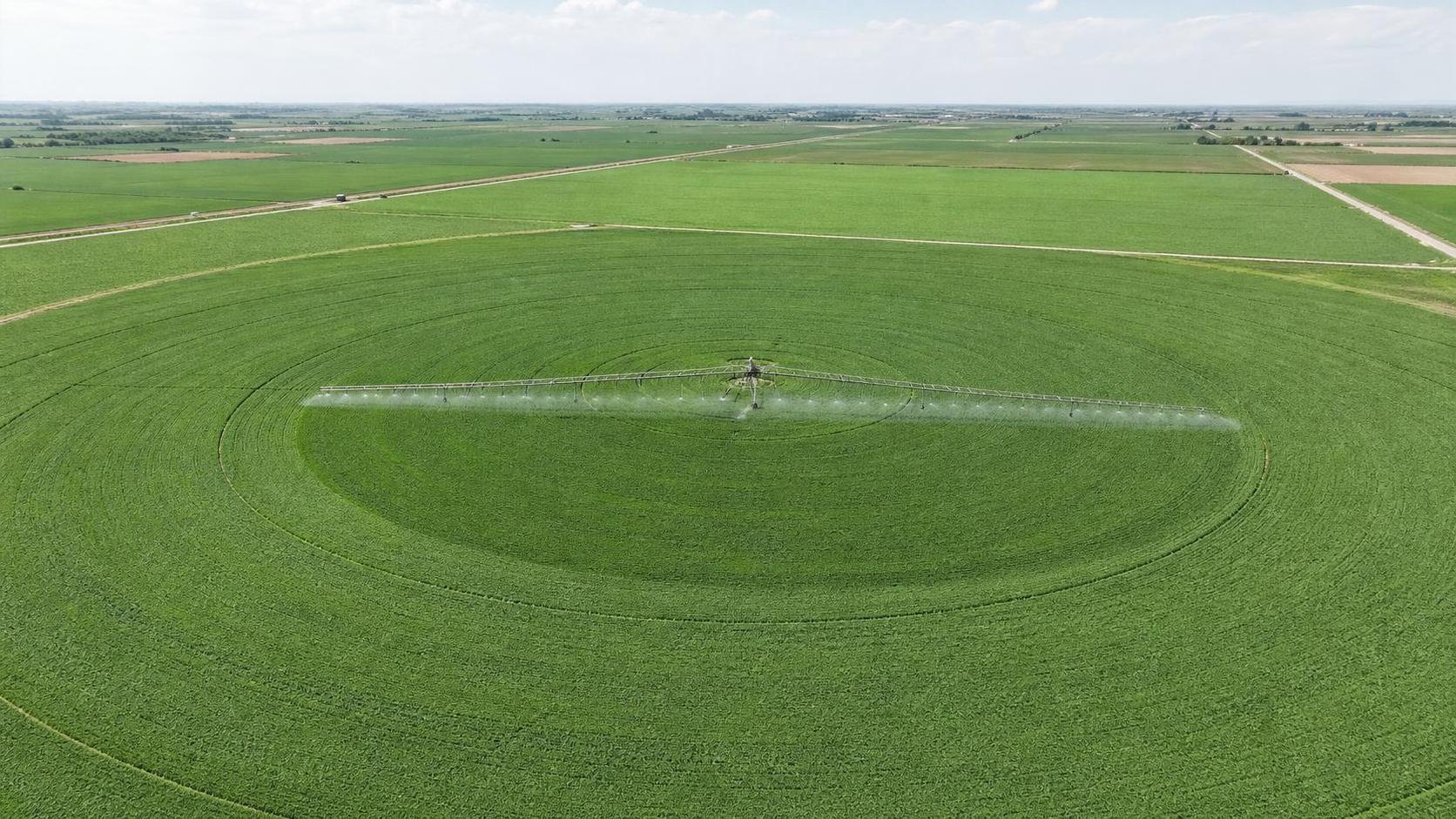 Center Pivot Irrigation Systems: Where They Fit Better Than Drip in Broadacre Farming