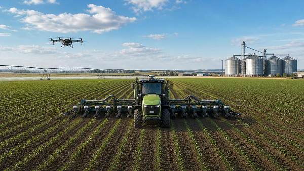 Large-Farm Productivity Technology: Which Tools Help Managers Control More Acres