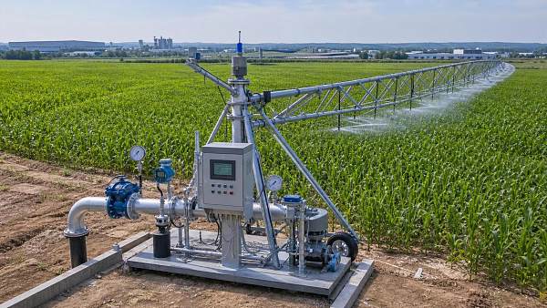 Center Pivot Technology with Remote Monitoring: What You Can Track Daily