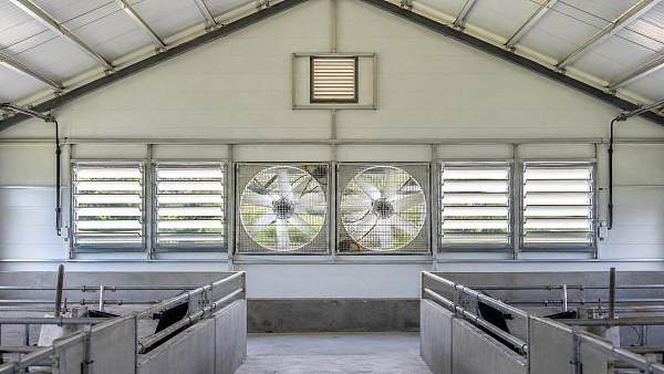 How Livestock Ventilation Shutters Affect Airflow, Pressure and Maintenance
