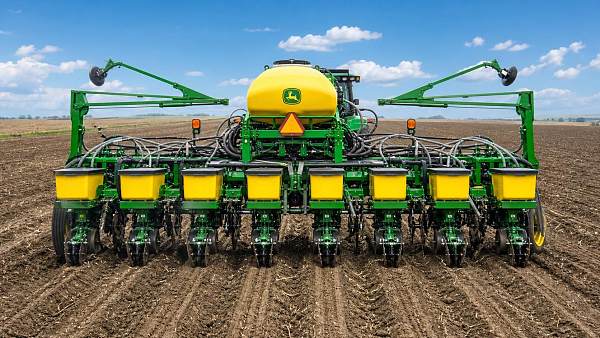 Planters Manufacturer Comparison: Row Units, Downforce and Service Support