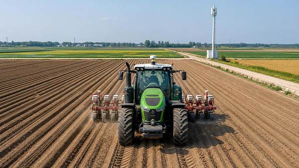 How to Evaluate a Tractor Guidance Supplier for Accuracy, Support, and ROI